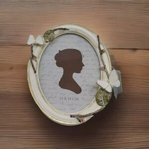 3D Butterfly 5x7 Inch Oval Picture Frame  Antique style Photo Frame